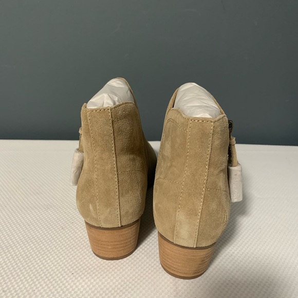 NEW HUSH PUPPIES Women's Sierra Tassel Boot Size: 8.5 - Picture 7 of 8